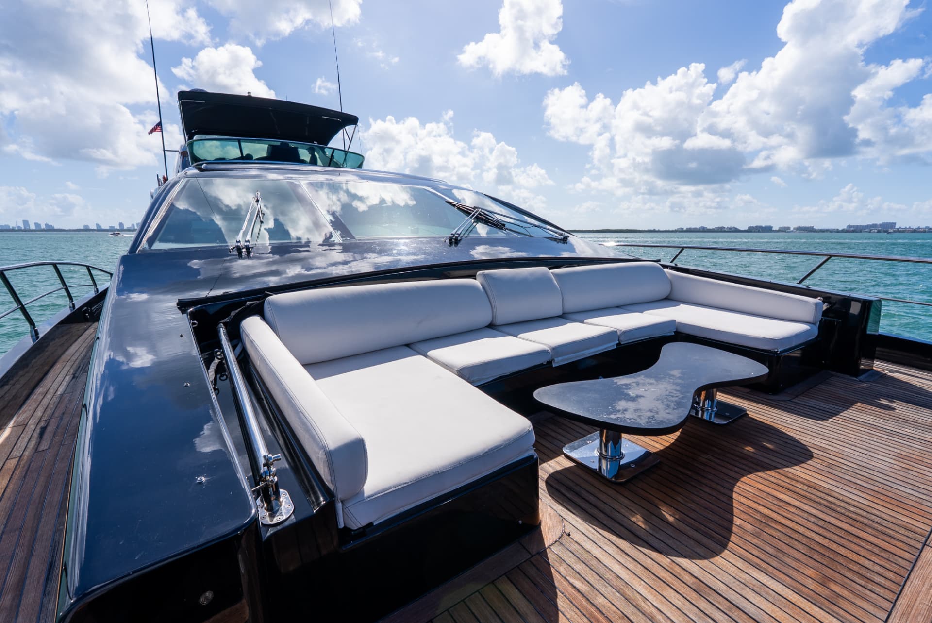 103' Azimut Black Edition photo 3