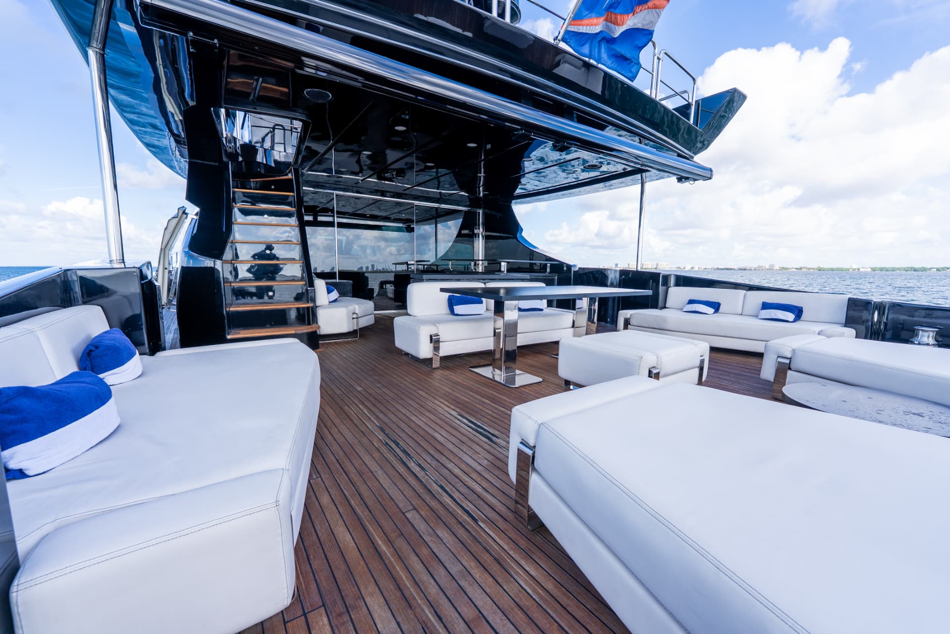 103' Azimut Black Edition photo 5