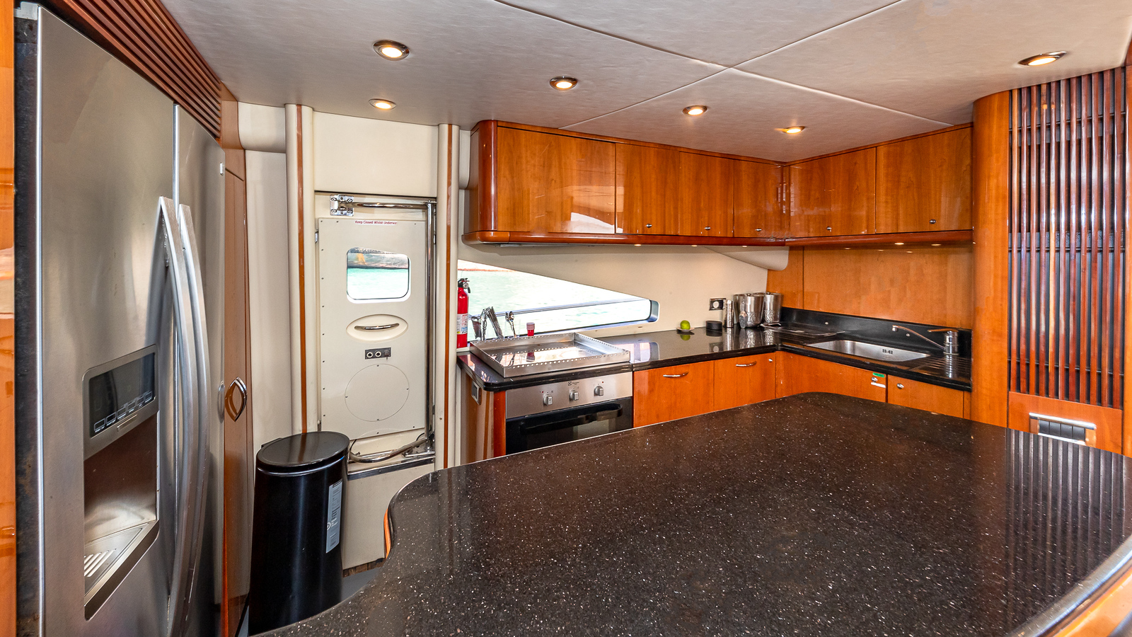 82' Sunseeker photo 9