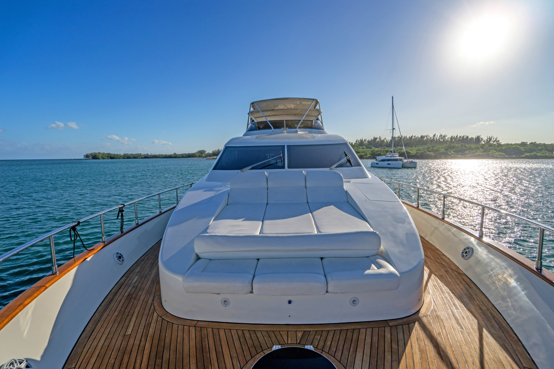 90' Azimut photo 3