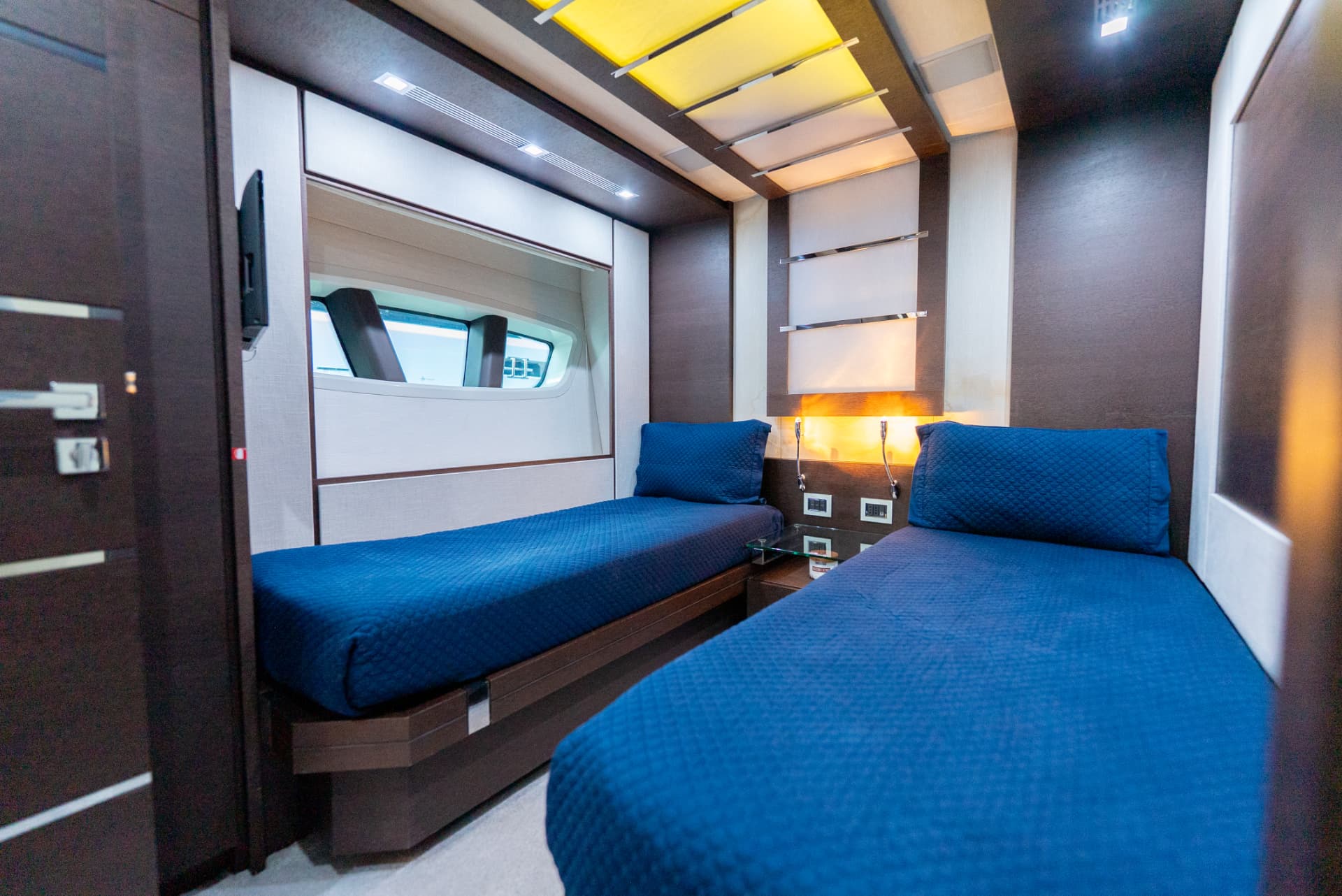 103' Azimut Black Edition photo 10