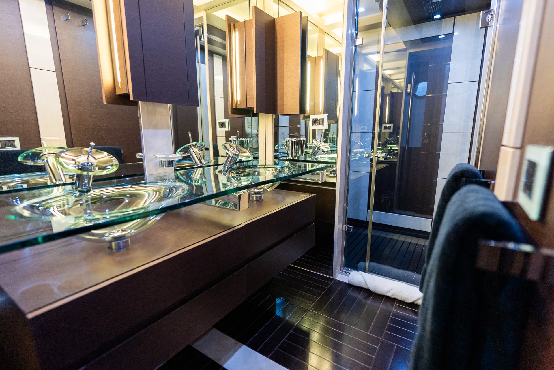 103' Azimut Black Edition photo 9