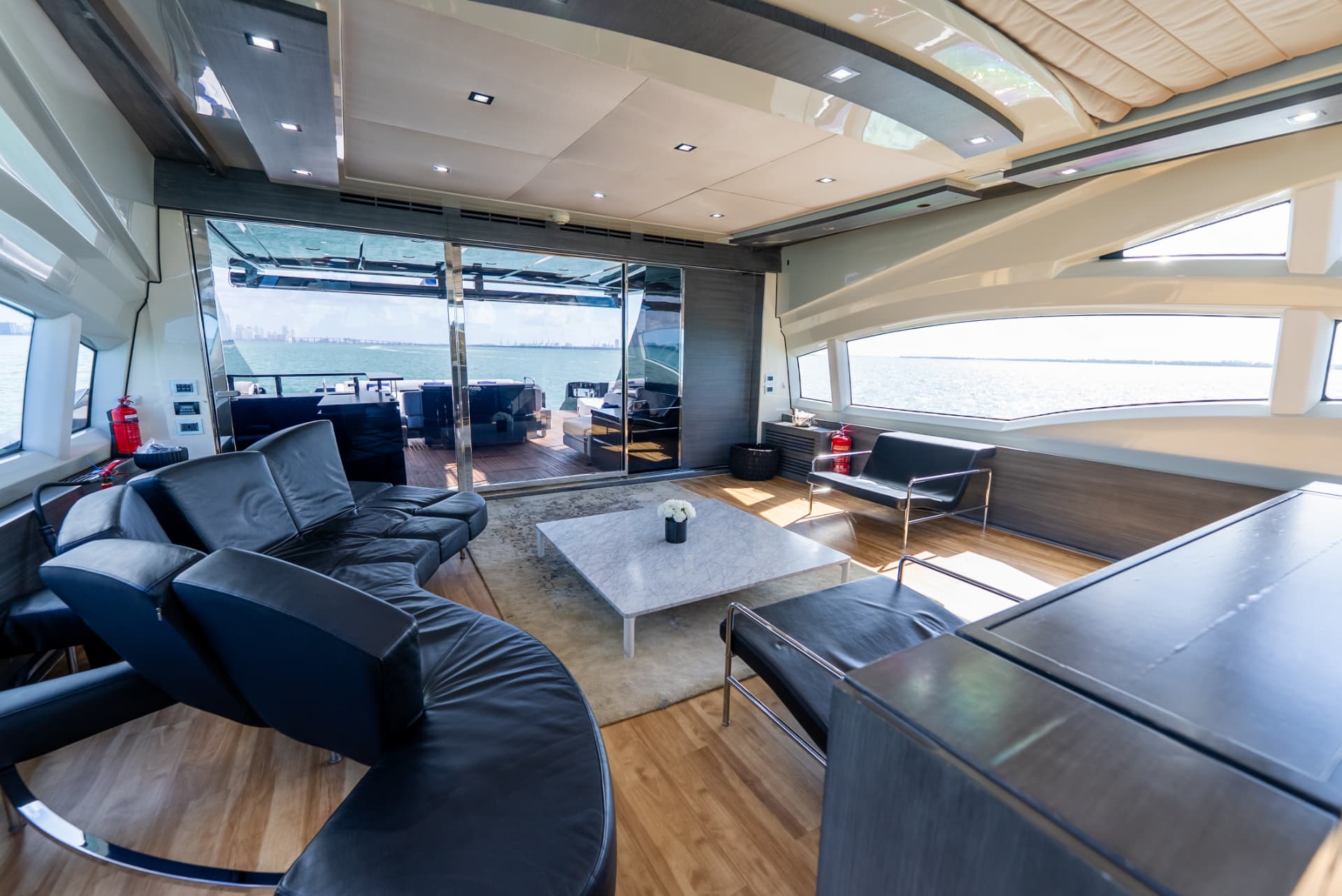 103' Azimut Black Edition photo 7