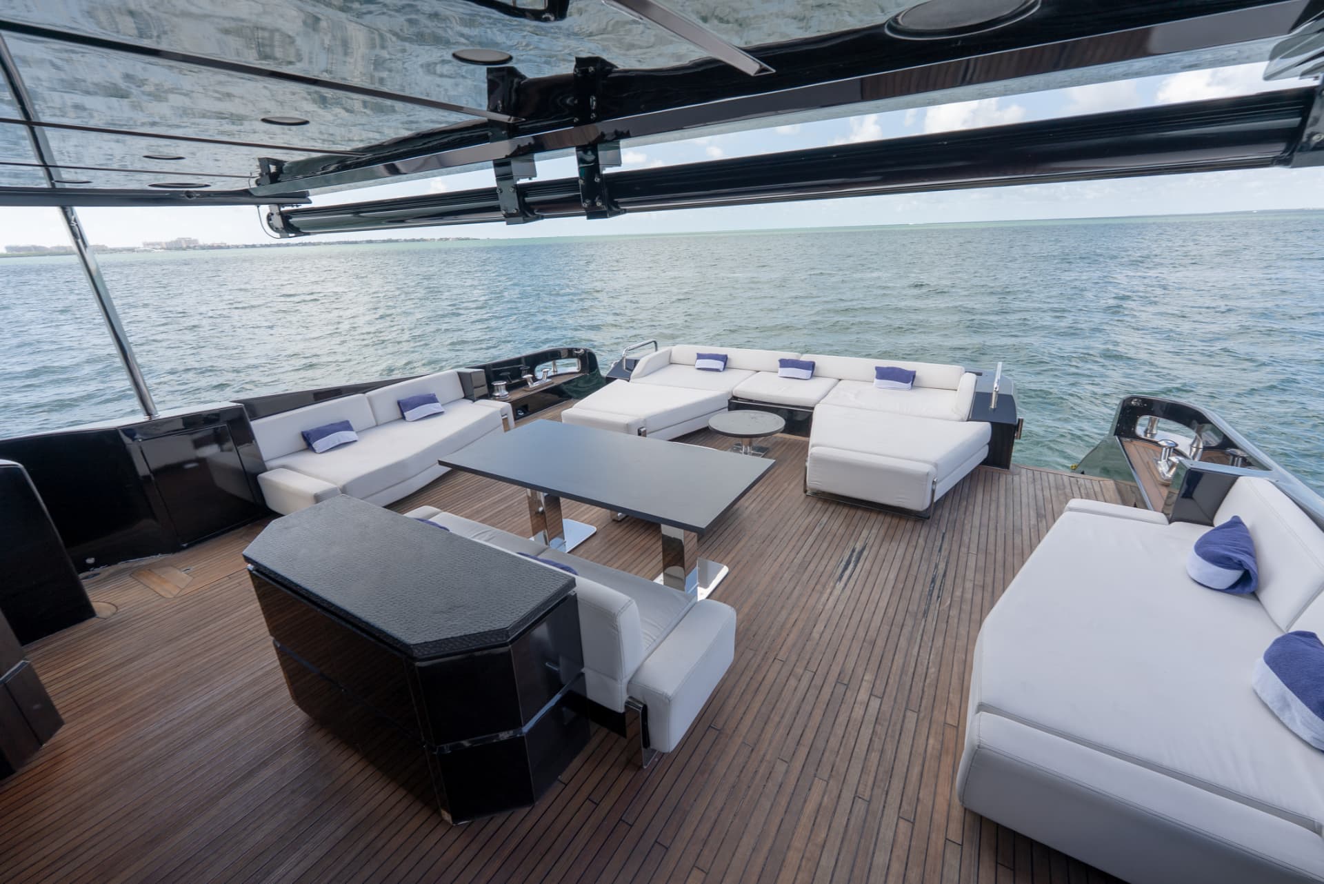 103' Azimut Black Edition photo 4