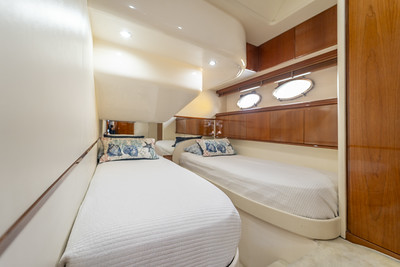 50' Pershing photo 10