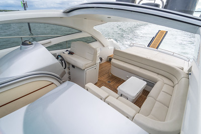 50' Pershing photo 6